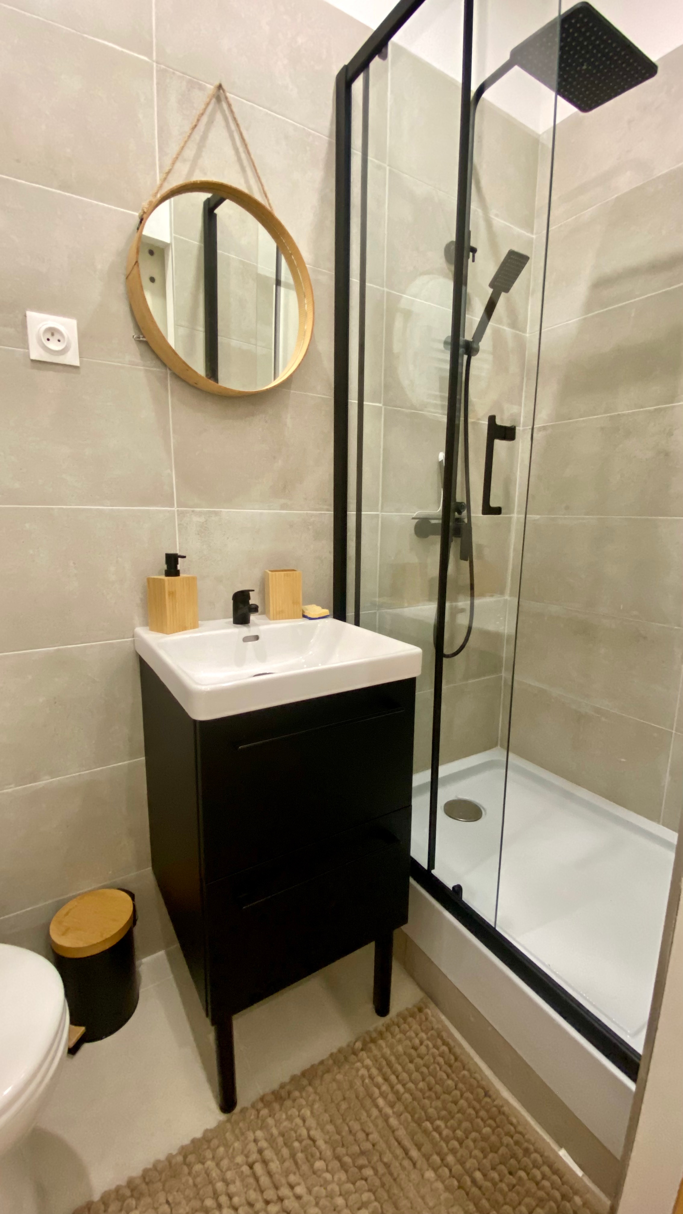 Rénovation complète salle de bains.