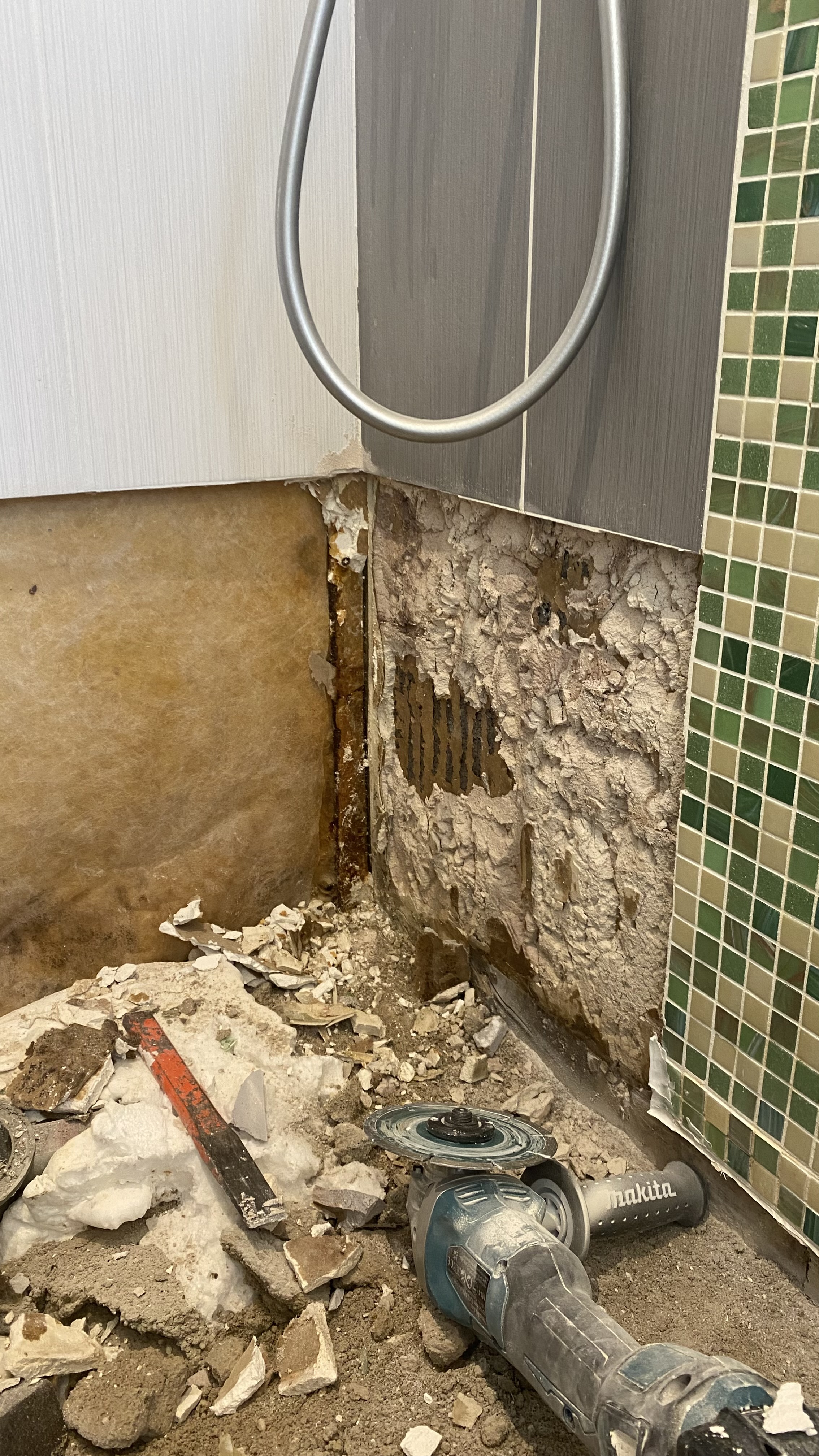 Dégât de la fuite, remontées par capillarité